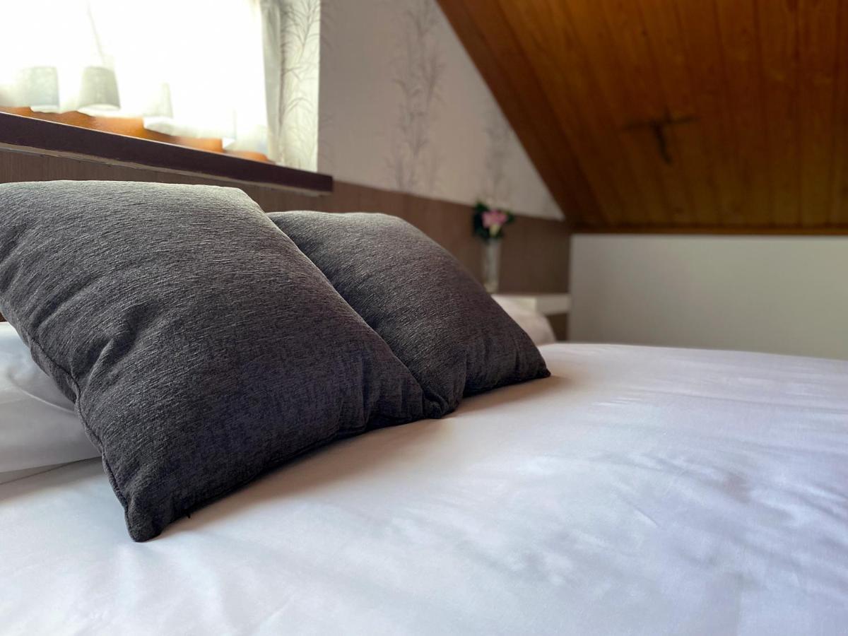 Hotel Avelina Onís Eksteriør bilde
