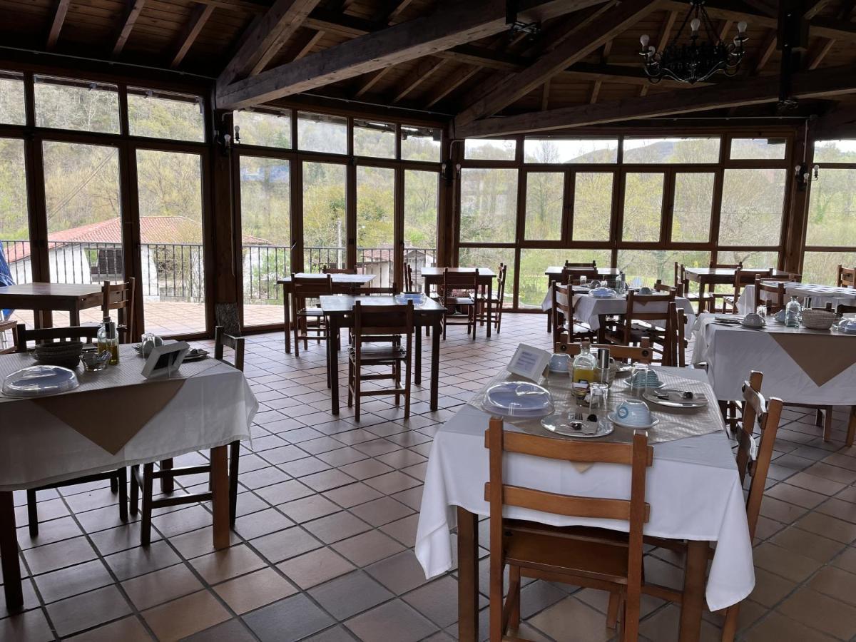 Hotel Avelina Onís Eksteriør bilde