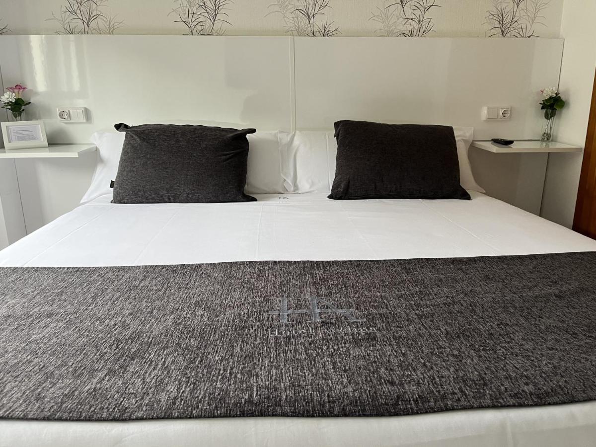 Hotel Avelina Onís Eksteriør bilde