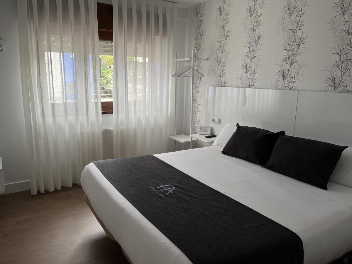 Hotel Avelina Onís Eksteriør bilde