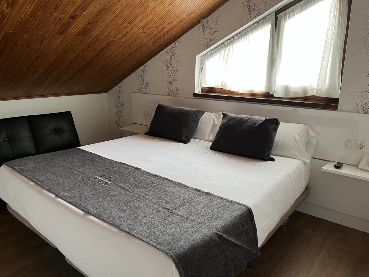 Hotel Avelina Onís Eksteriør bilde