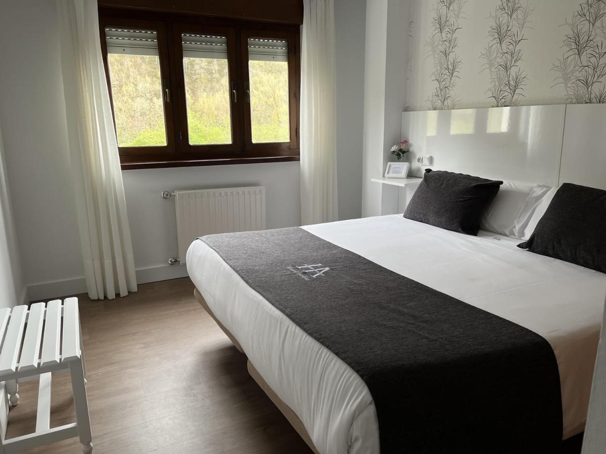 Hotel Avelina Onís Eksteriør bilde