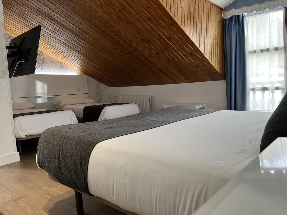 Hotel Avelina Onís Eksteriør bilde
